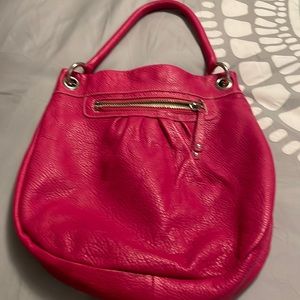 Roots hobo in fuschia pink